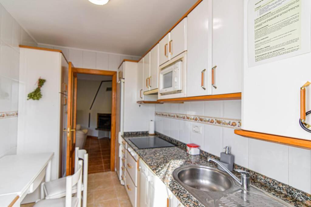 Nuevo - Comodo Y Coqueto Chalet Con Jardin En Argoños Eksteriør billede